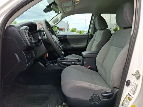 Certified 2021 Toyota Tacoma SR AWD/4WD image 16