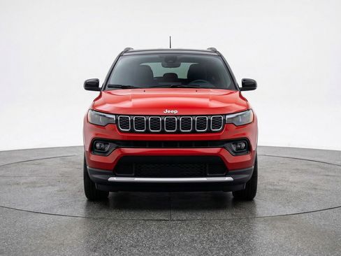 Used 2025 Jeep Compass Limited AWD/4WD image 2