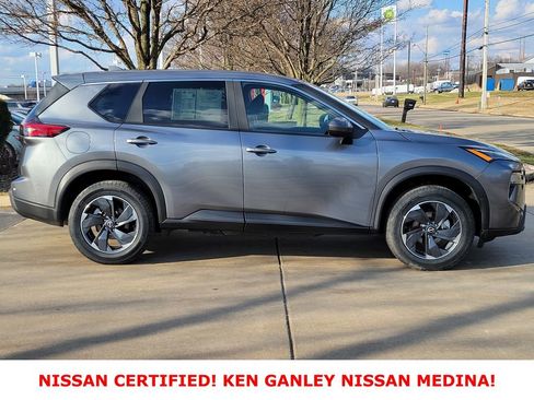 Certified 2025 Nissan Rogue SV image 2