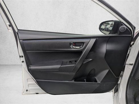 Used 2019 Toyota Corolla XSE image 23