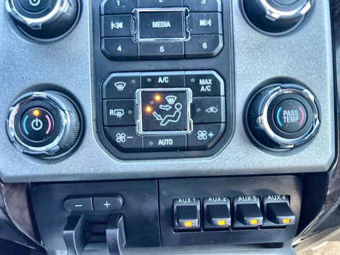 Used 2015 Ford F350 Platinum w/ FX4 Off-Road Package image 20