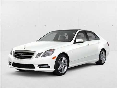 Used 2010 Mercedes-Benz E 350 4MATIC Sedan image 1
