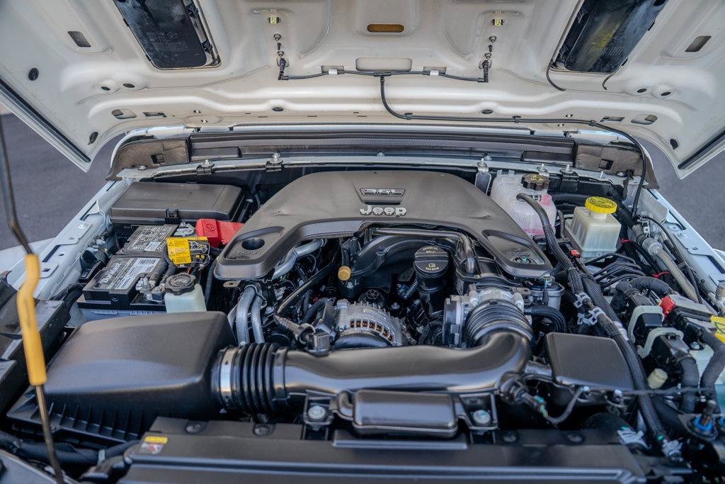 Used 2021 Jeep Gladiator Rubicon AWD/4WD image 12