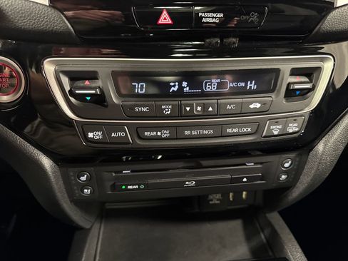 Used 2017 Honda Pilot Elite image 23