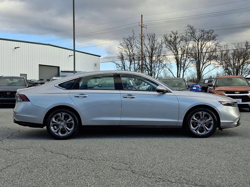 Used 2023 Honda Accord EX image 7