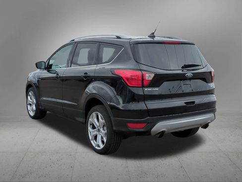 Used 2019 Ford Escape Titanium image 4