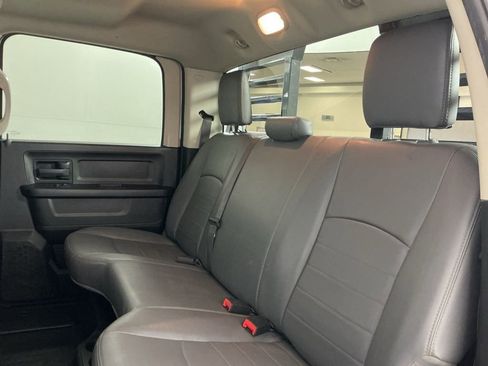 Used 2018 RAM 3500 Tradesman w/ Chrome Appearance Group image 18