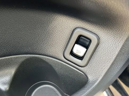 Used 2017 Mercedes-Benz C 300 4MATIC Sedan w/ Premium 3 Package image 17