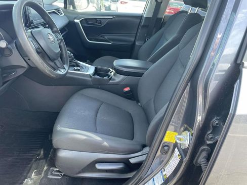 Used 2020 Toyota RAV4 LE image 27