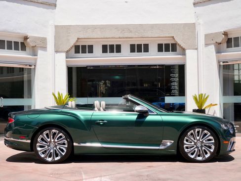 Used 2022 Bentley Continental GT Mulliner image 5