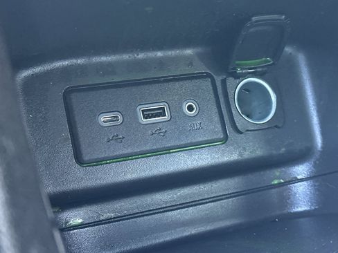 Used 2024 Chevrolet Equinox LS image 31