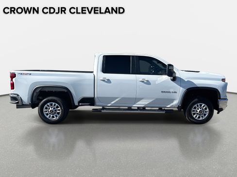 Used 2025 Chevrolet Silverado 2500 LT w/ Convenience Package image 3