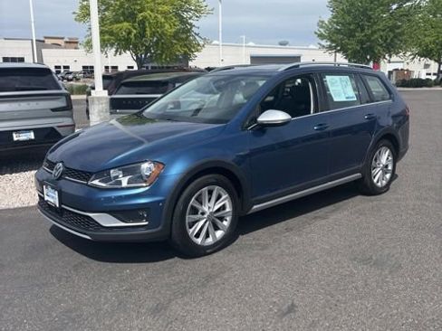 Used 2017 Volkswagen Golf Alltrack SE AWD/4WD image 9