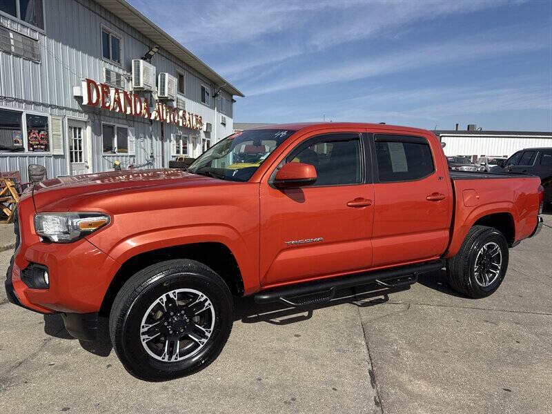 Used 2016 Toyota Tacoma SR5 w/ Towing Package AWD/4WD image 2