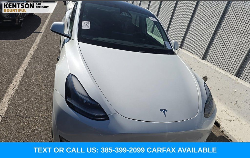 Used 2025 Tesla Model Y Performance AWD/4WD image 2