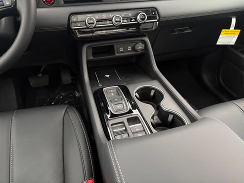 Used 2026 Honda Pilot Touring image 17