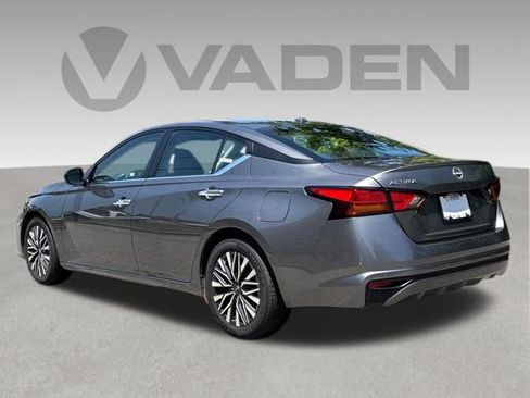 Certified 2025 Nissan Altima 2.5 SV FWD image 23