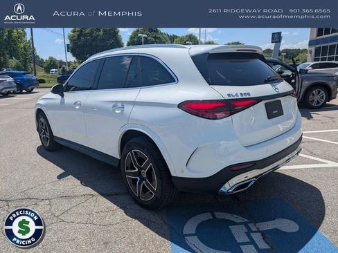Used 2025 Mercedes-Benz GLC 300 4MATIC image 4
