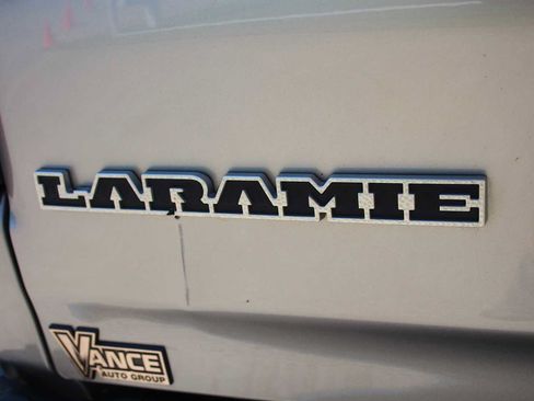 Used 2024 RAM 1500 Laramie AWD/4WD image 13