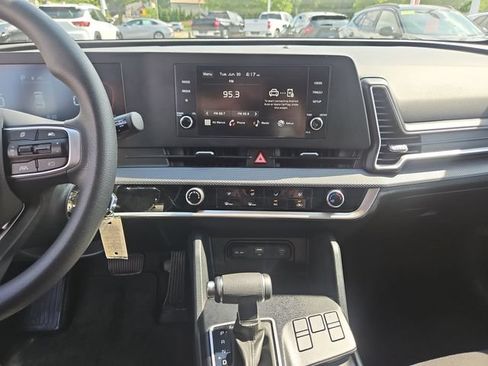 Used 2024 Kia Sportage LX AWD/4WD image 17