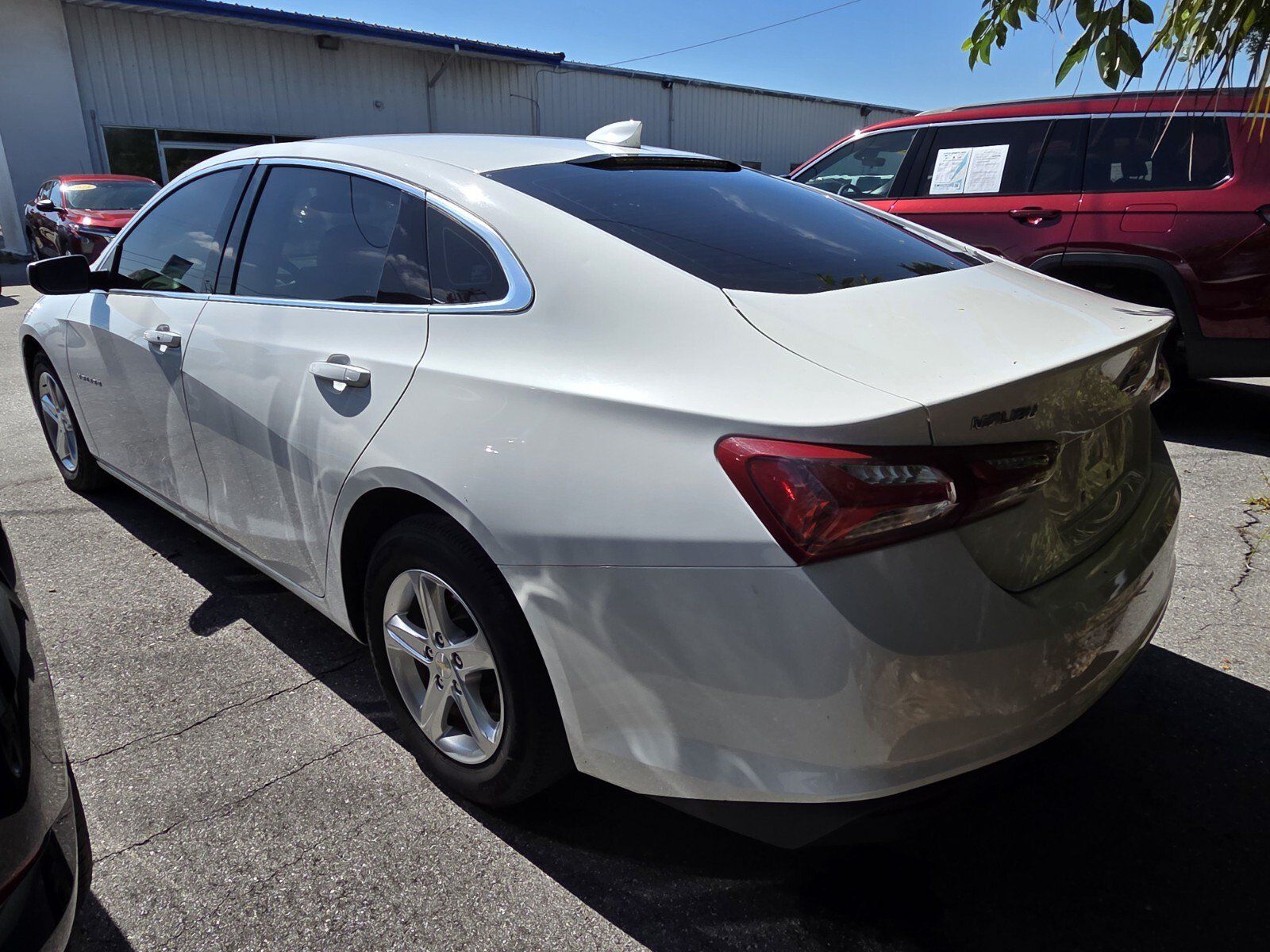 Used 2022 Chevrolet Malibu LT FWD image 4