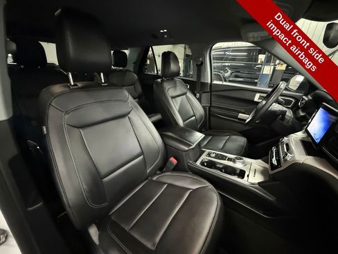 Used 2023 Ford Explorer XLT w/ Equipment Group 202A AWD/4WD image 46