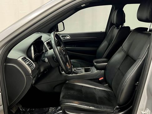 Used 2018 Jeep Grand Cherokee Altitude image 14