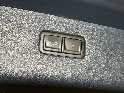 Used 2023 Genesis GV80 2.5T w/ Prestige Package AWD/4WD image 8