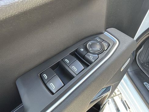 New 2026 GMC Sierra 1500 SLT w/ SLT Convenience Package image 11