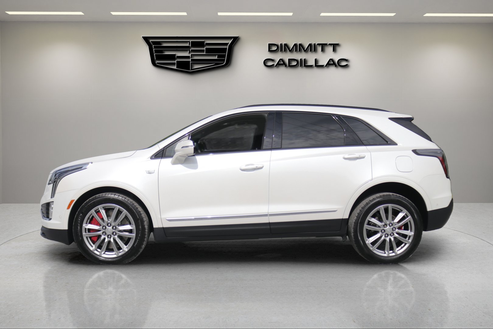 Used 2024 Cadillac XT5 Sportv w/ Technology Package AWD/4WD image 8
