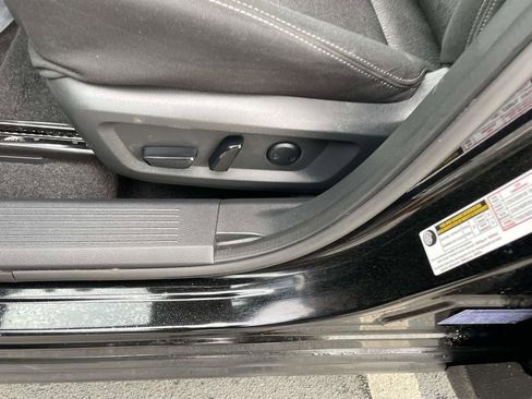 Used 2024 Nissan Rogue SV image 29