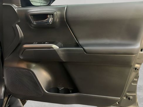 Used 2023 Toyota Tacoma TRD Off-Road image 29