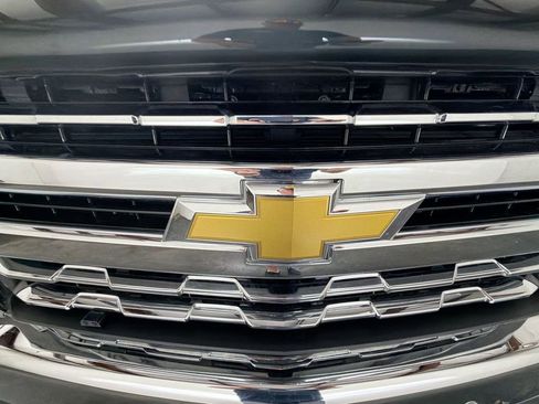 Used 2019 Chevrolet Silverado 1500 LTZ w/ LTZ Plus Package AWD/4WD image 31