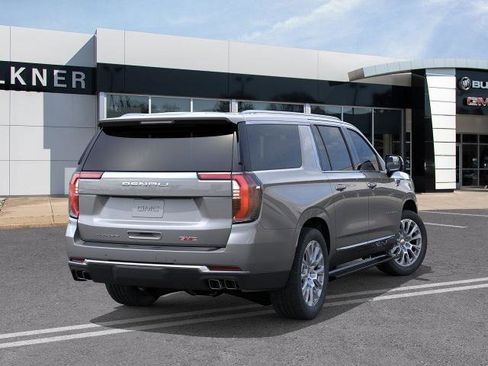 New 2026 GMC Yukon XL Denali w/ Denali Reserve Package image 4