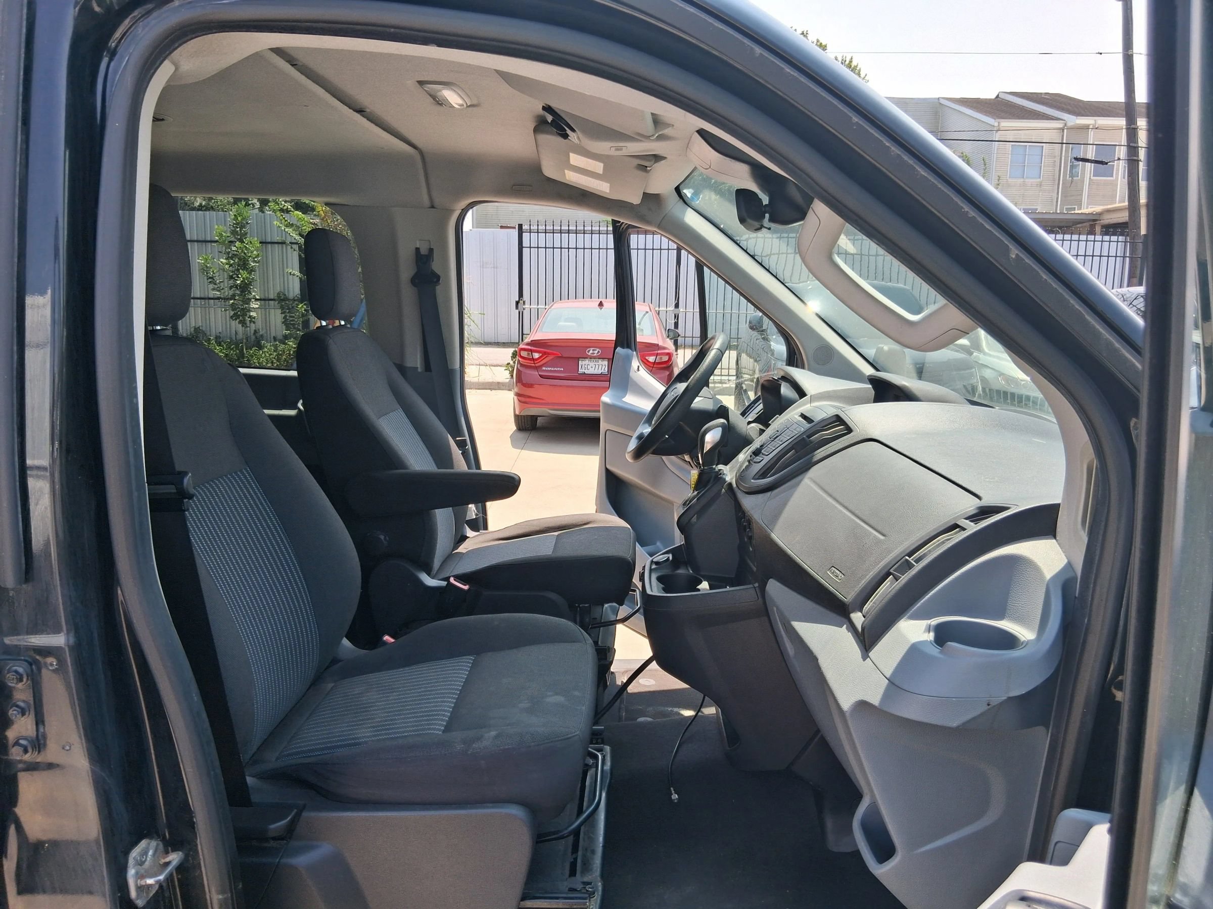 Used 2019 Ford Transit 150 XL RWD image 34