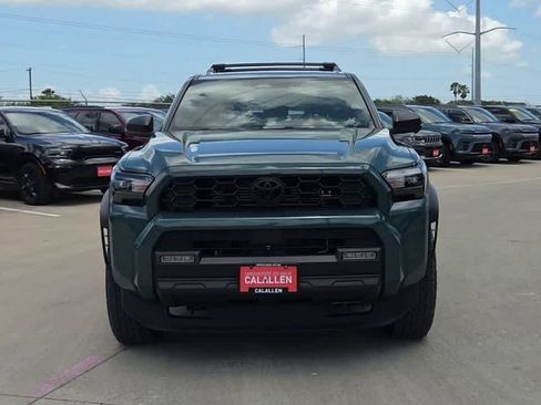 Used 2025 Toyota 4Runner TRD Off-Road Premium AWD/4WD image 3