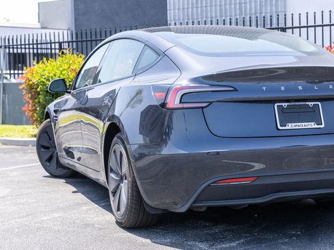 Used 2024 Tesla Model 3 Standard Range RWD image 16
