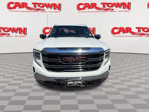 Used 2026 GMC Sierra 1500 SLT AWD/4WD image 3