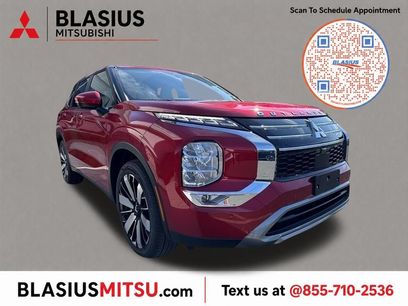 Used 2025 Mitsubishi Outlander SE