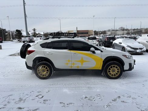 Used 2018 Subaru Crosstrek 2.0i Premium image 4