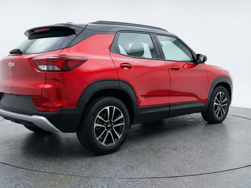 Used 2025 Chevrolet TrailBlazer LT image 9