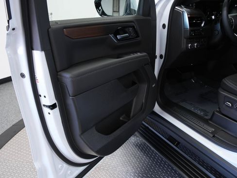 New 2026 GMC Yukon Denali w/ Denali Reserve Package AWD/4WD image 31