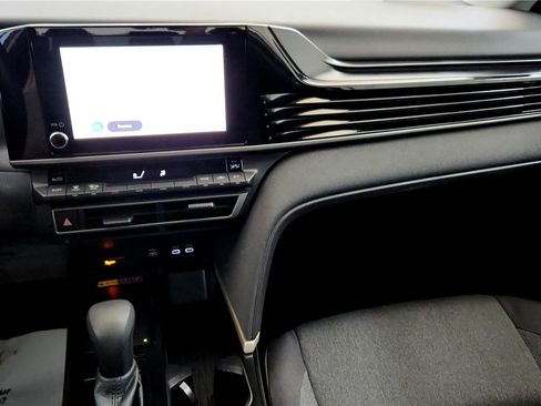 Used 2025 Toyota Camry LE image 29