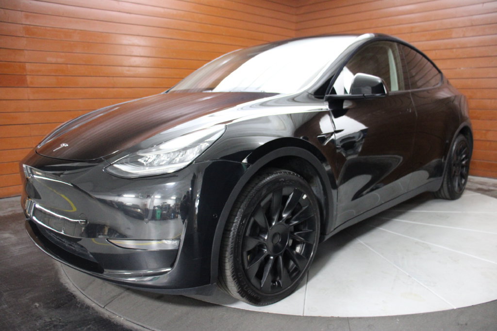 Used 2021 Tesla Model Y Long Range AWD/4WD image 1