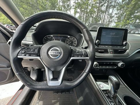 Used 2020 Nissan Altima 2.5 SR FWD image 11