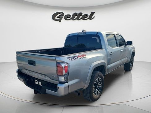 Used 2022 Toyota Tacoma TRD Sport w/ TRD Premium Sport Package AWD/4WD image 3