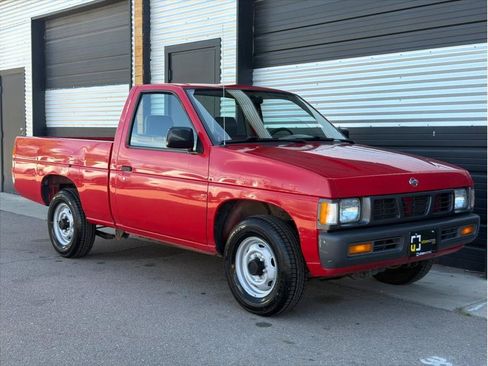 Used 1995 Nissan Pickup 2WD Regular Cab image 11