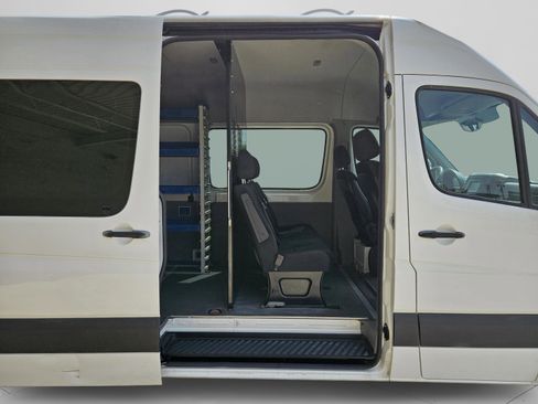 Used 2017 Mercedes-Benz Sprinter 2500 image 31
