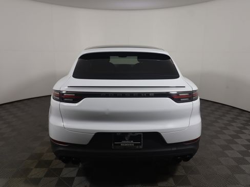 Certified 2023 Porsche Cayenne Platinum Edition image 6