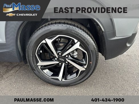 Used 2023 Chevrolet TrailBlazer RS w/ Sun and Liftgate Package image 8